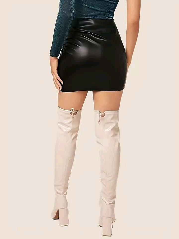 Mini Jupe Similicuir Fendue – Look Sexy Chic